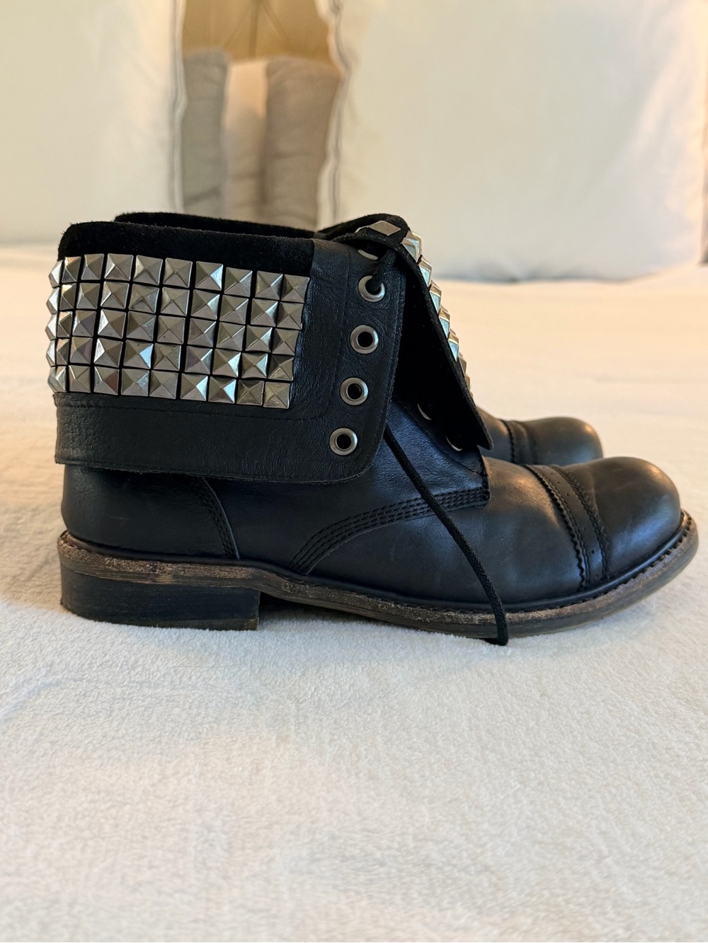 Zigi girl - Black Studded Lace-Up Women's Combat Boots